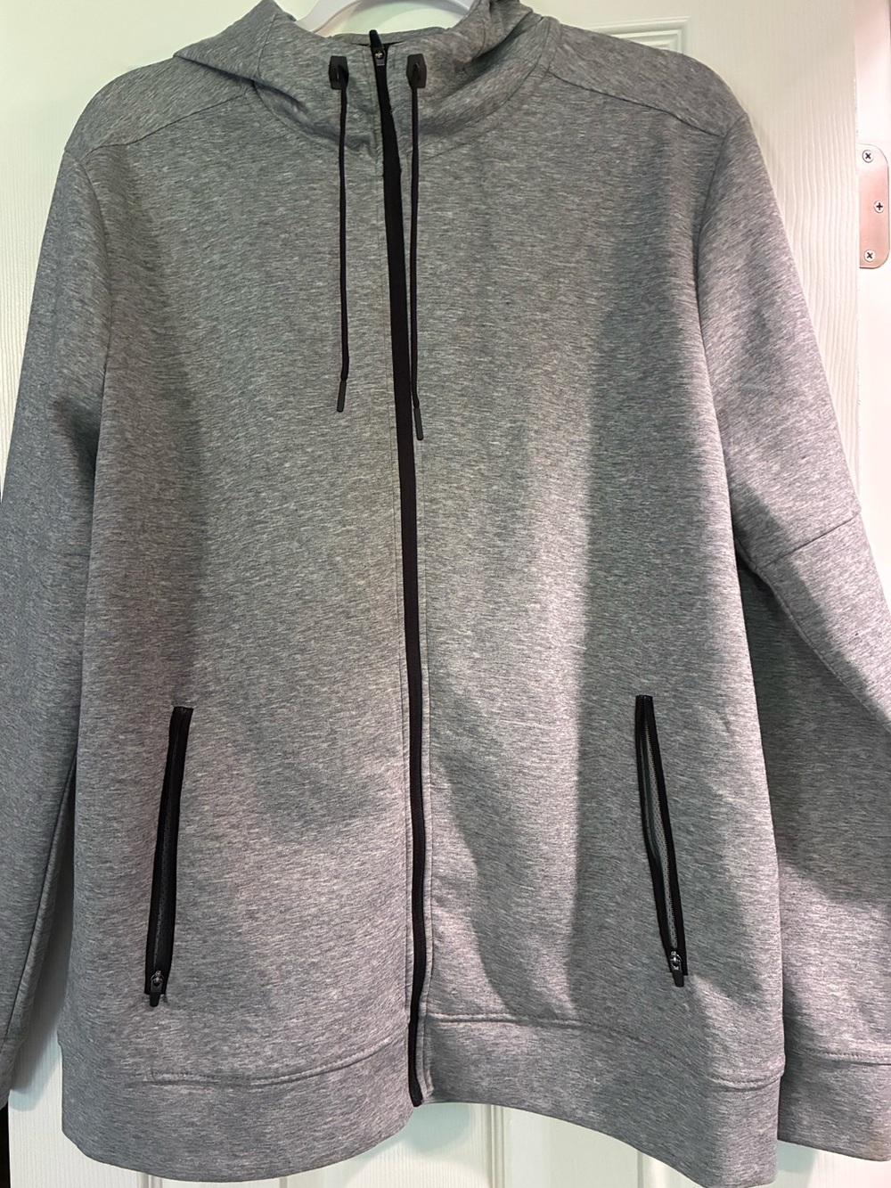 Men's Gray Zip-Up Hoodie with Hood and Zipper Pockets